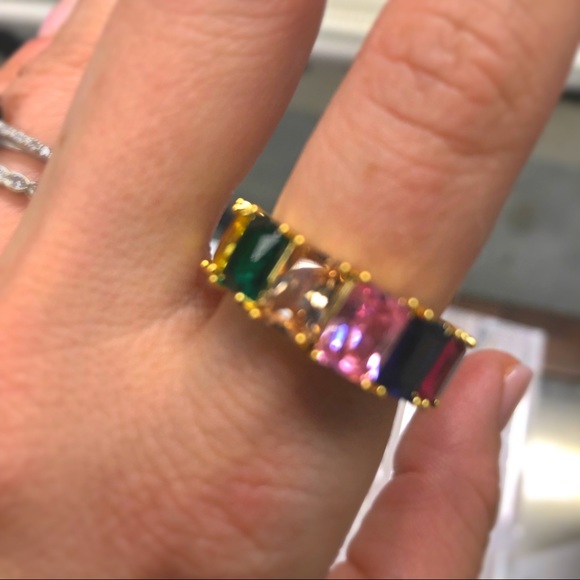 Festive Holiday Ring - Picture 5 of 8